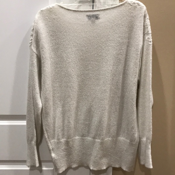 Beautiful ELLE Women’s Sweater - Picture 4 of 13